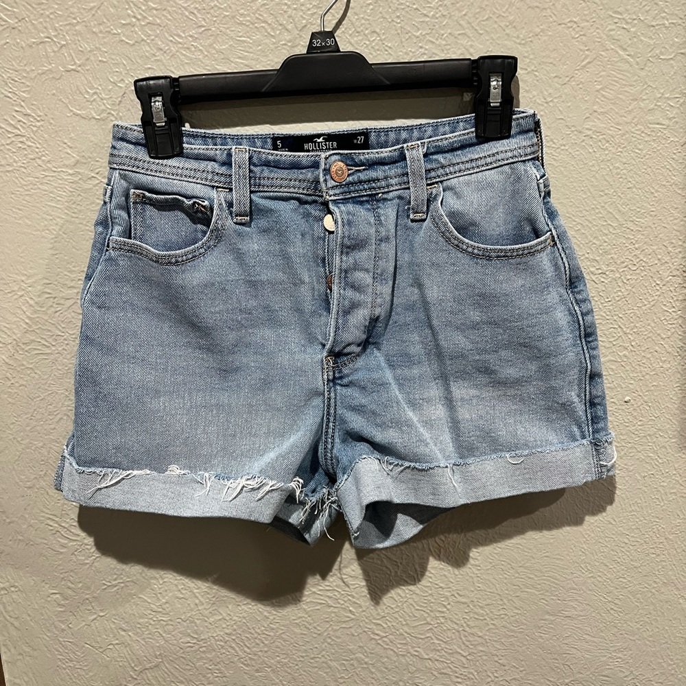 Hollister Light Blue Cuffed Denim Shorts Curvy Ultra High-rise Mom EUC SIZE 5